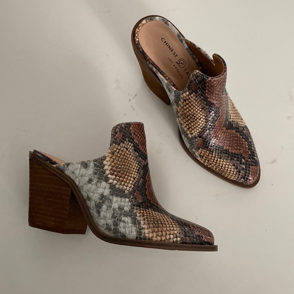 Chinese Laundry Beaute mules